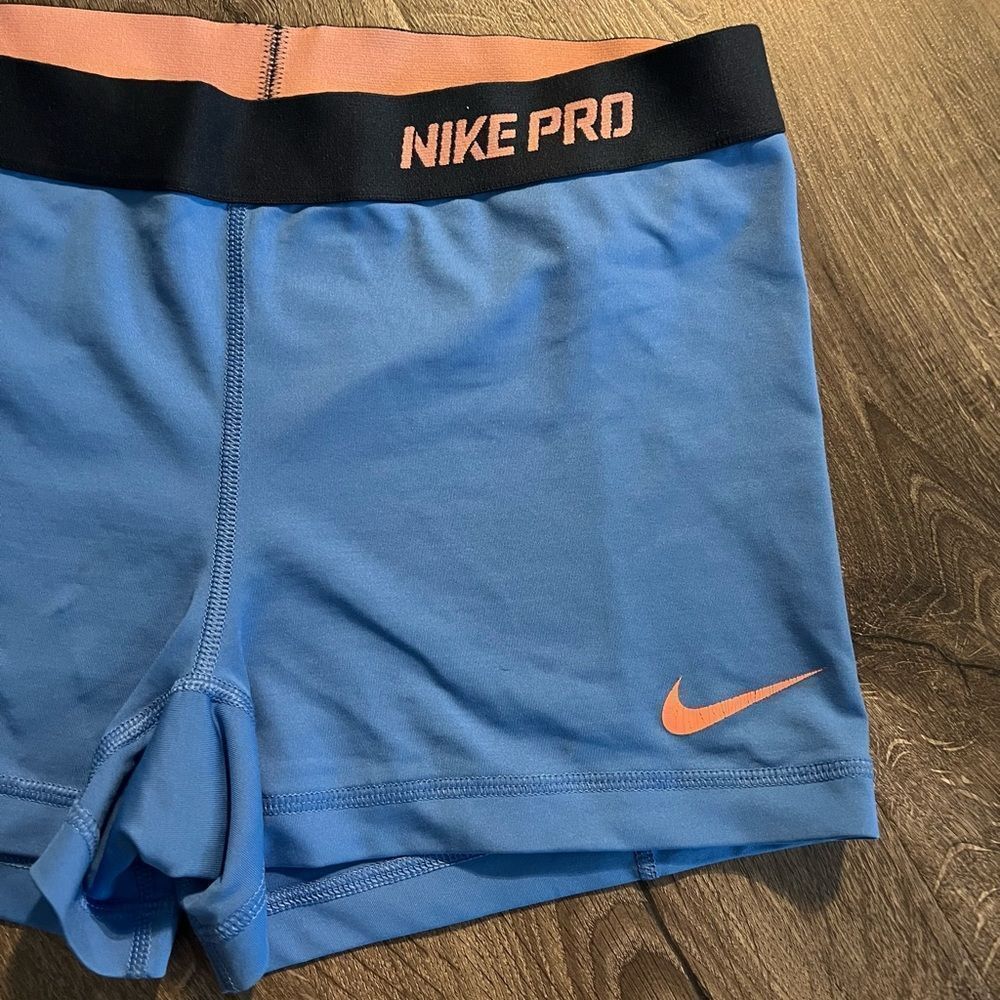 Nike Pro short size L - Picture 3 of 3